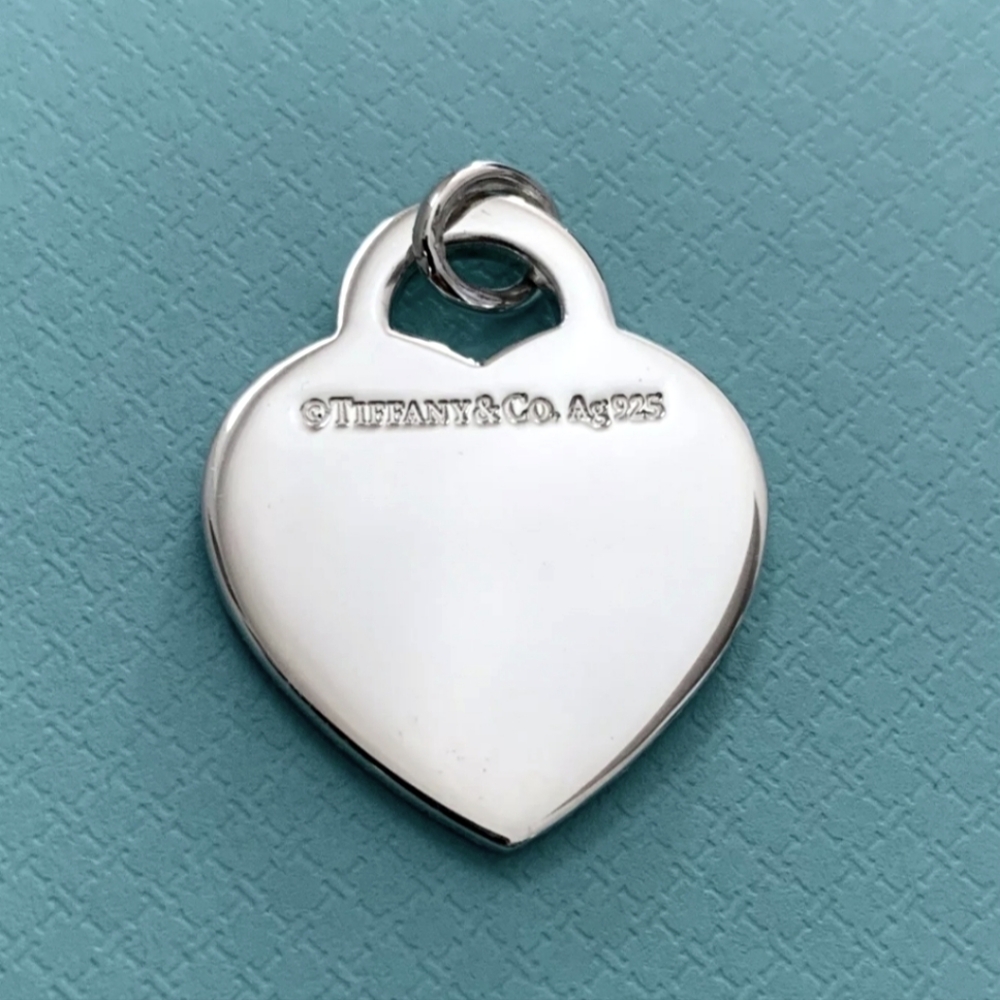 Tiffany & Co. RTT Blue Enamel Rim Heart Pendant New - Picture 2 of 6
